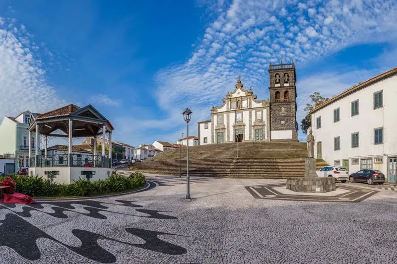 Ribeira Grande történelmi templomtere